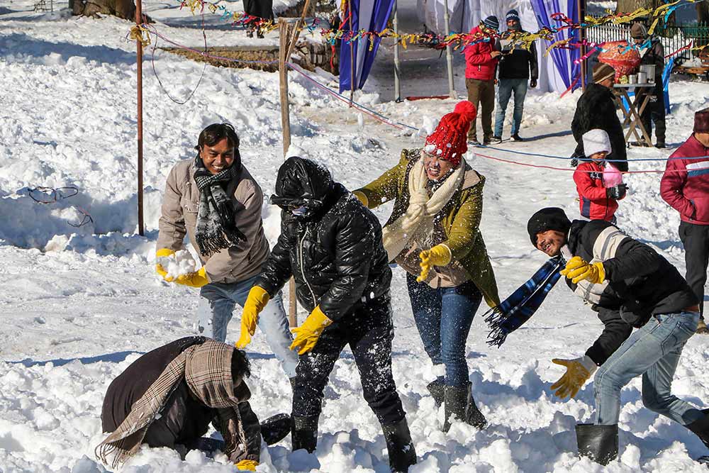 Gulmarg Winter Special Package Skking New Year Gondola